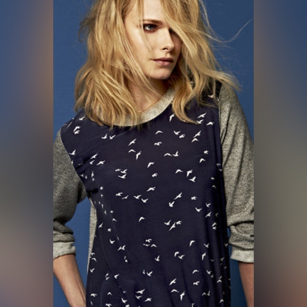 Amour Vert women's Shane Sweater Silk Panel Flying Birds Navy Blue Small EUC